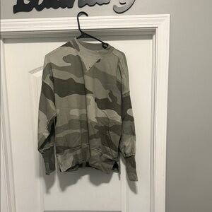 Abercrombie & Fitch Women's Camo Crewneck Sweatshirt - Olive Green/Tan